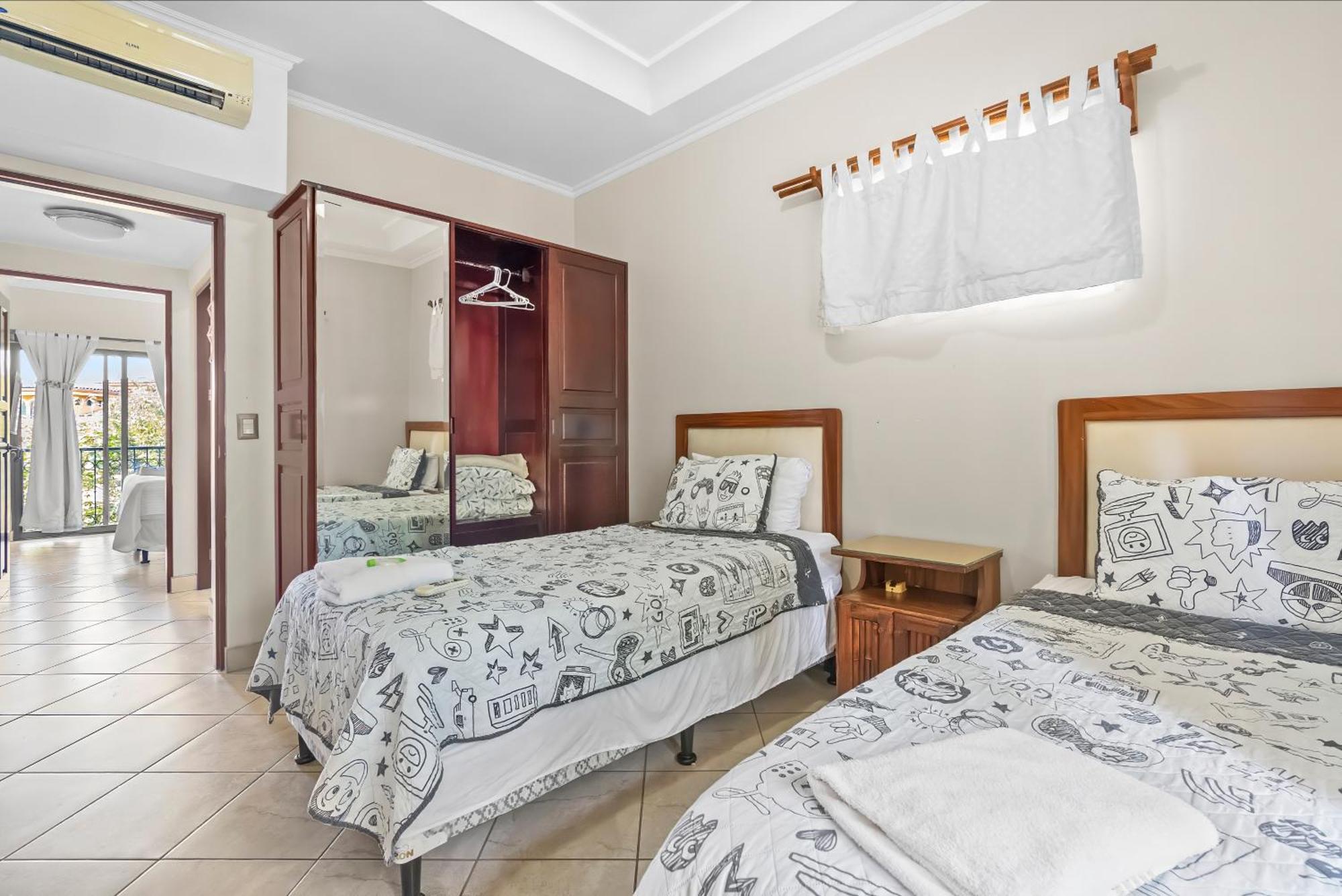 The Oaks Tamarindo Pool Front Condominiums Fast Wifi 외부 사진